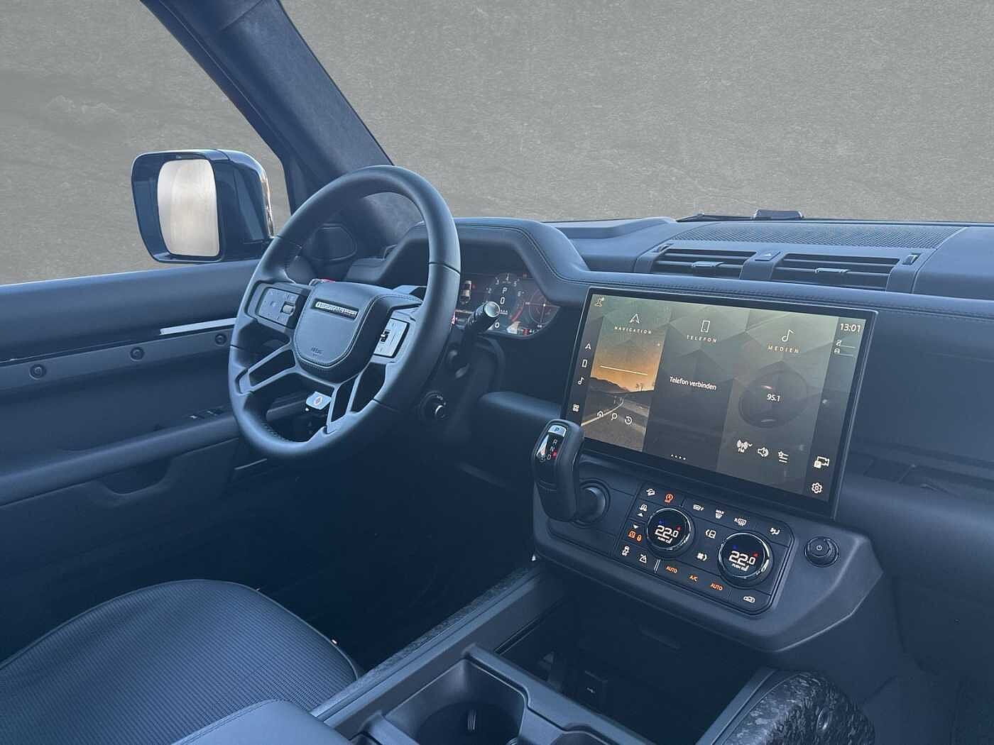 Land Rover Defender 110