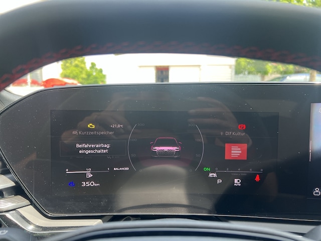 Audi A6 e-tron Avant Quattro