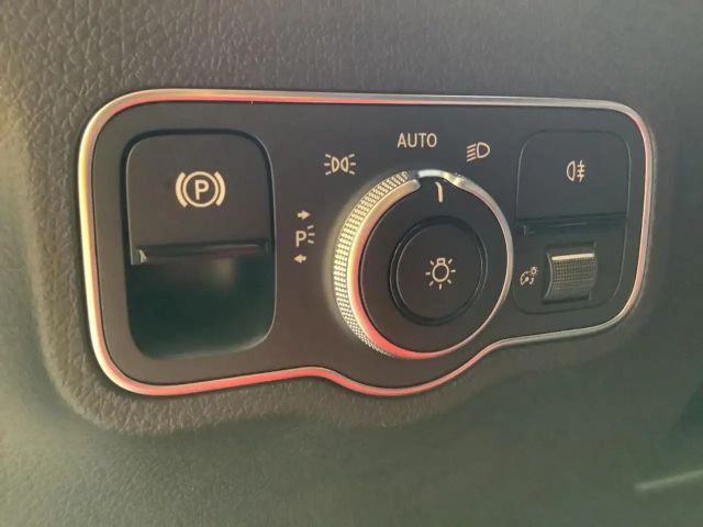 Mercedes-Benz EQB 300 4MATIC AMG Line