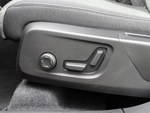 Volvo XC40 Dark Plus