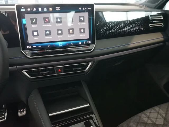 Volkswagen Tiguan 1.5 eTSI Plus R-Line