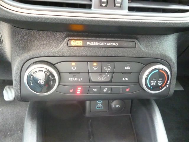 Ford Focus Cool & Connect Wagon