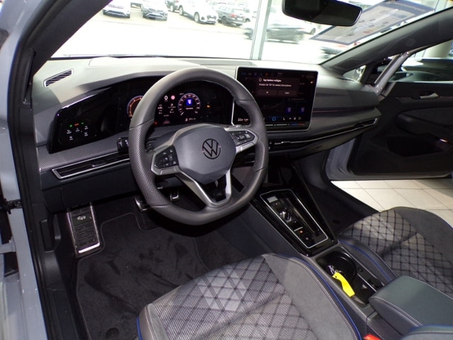 Volkswagen Golf 1.5 eTSI DSG