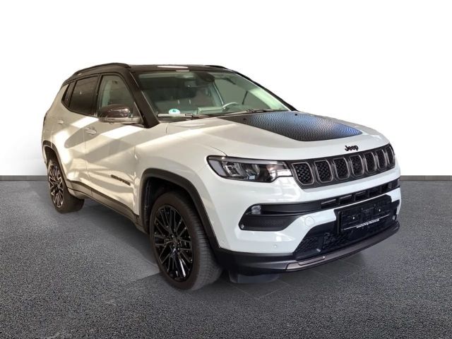 Jeep Compass Upland MHEV Panorama/LED/NAVI/GJR/Kamera