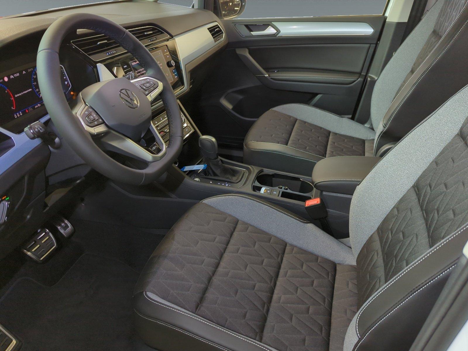 Volkswagen Touran 1.5 TSI DSG R-Line