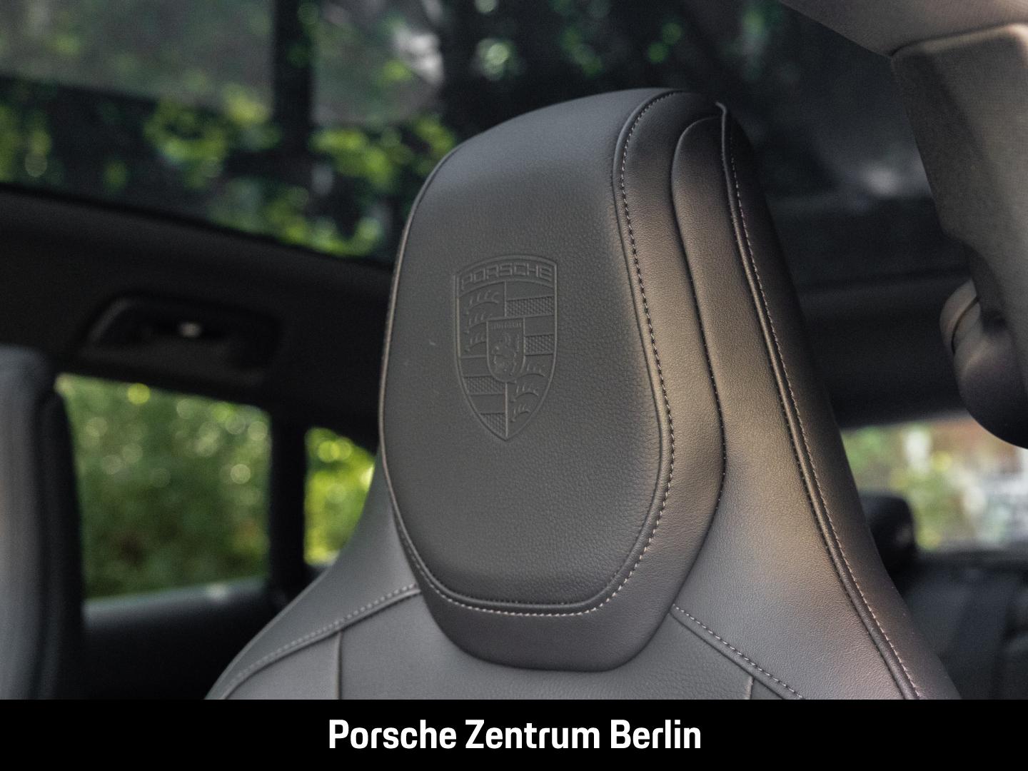 Porsche Taycan 4 Cross Turismo