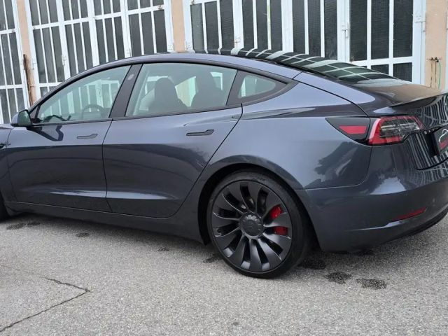 Tesla Model 3 AWD Performance