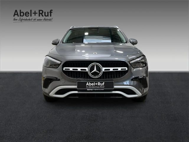 Mercedes-Benz GLA 200 MBUX+LED+EASY-PACK+Kamera+AHK