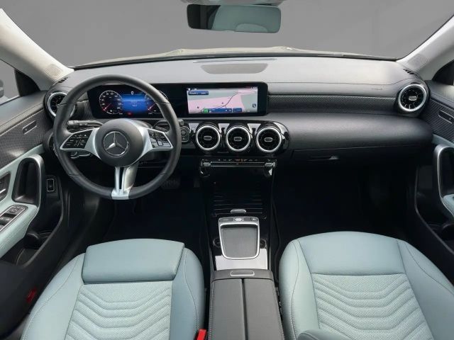 Mercedes-Benz CLA 180 Sedan Shooting Brake