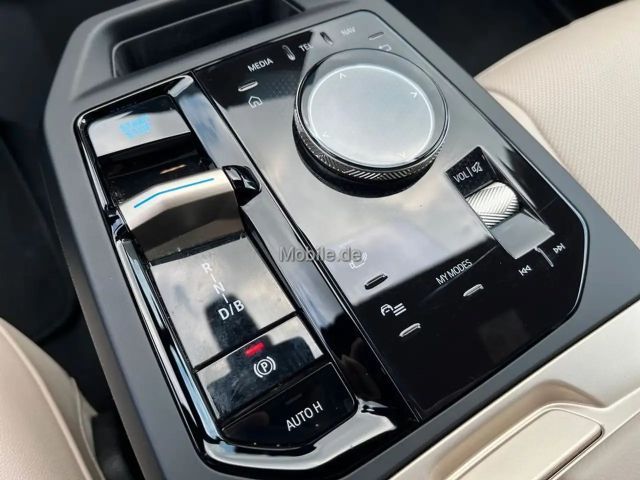 BMW iX xDrive40