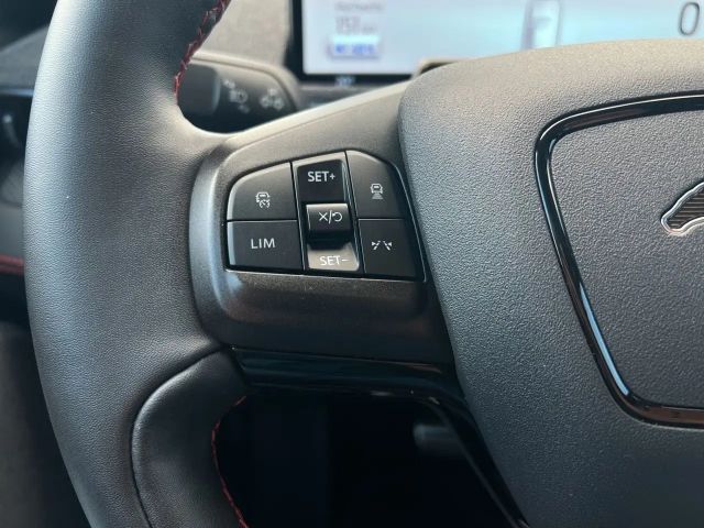 Ford Mustang Mach-E 75 kWh AWD