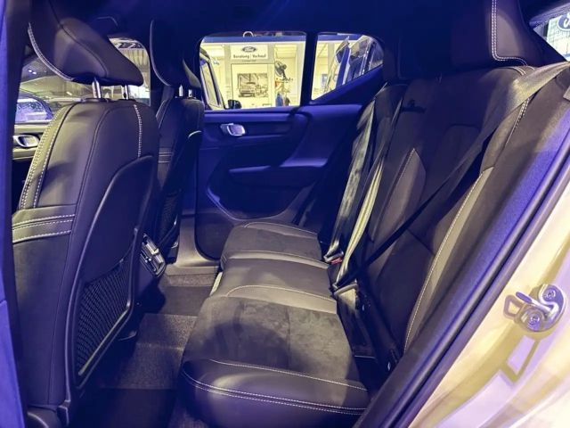 Volvo XC40 Dark Plus