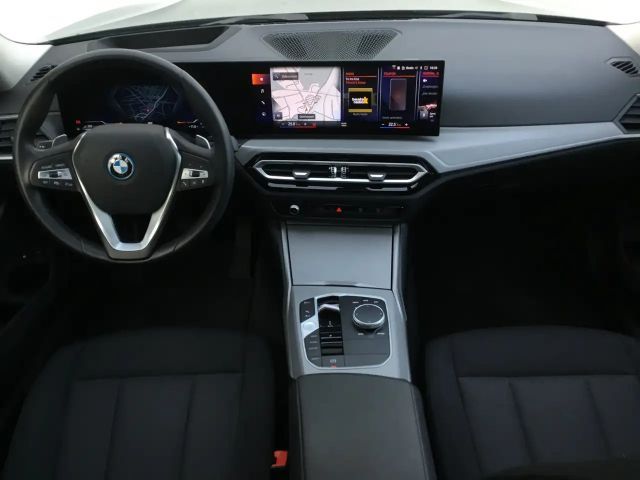 BMW 330 330e Touring xDrive