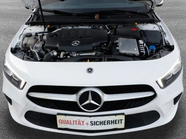 Mercedes-Benz A 180 A 180 d