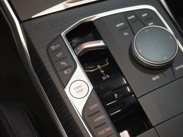 BMW 330 330e Sedan xDrive