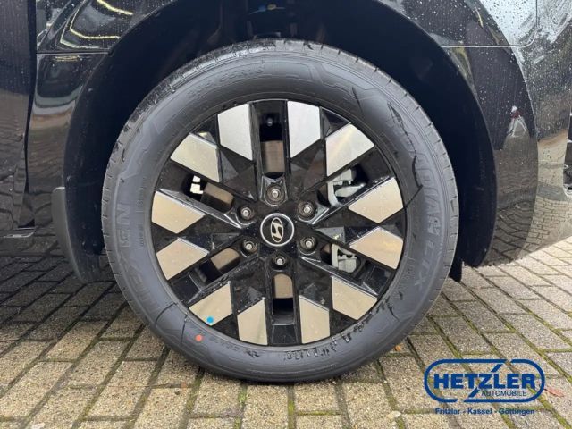 Hyundai Staria Signature