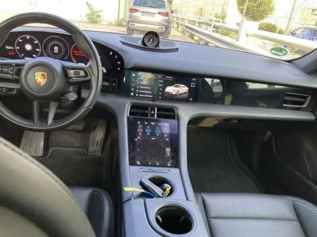 Porsche Taycan Plus