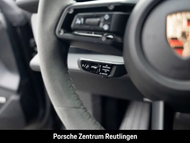 Porsche Taycan 4 Cross Turismo