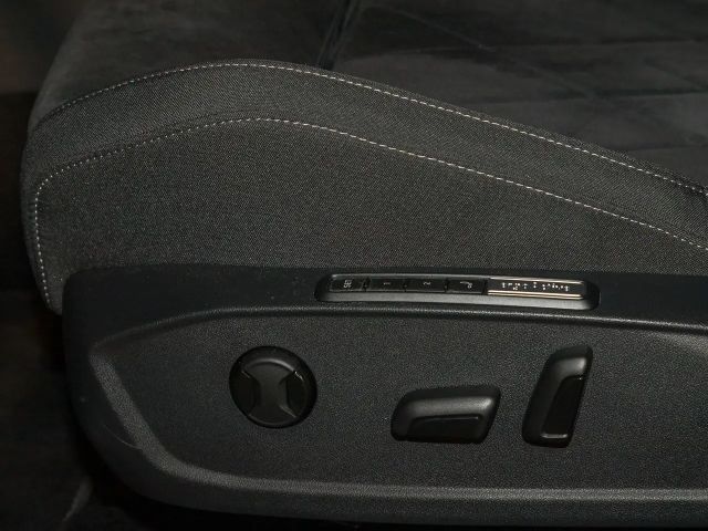 Volkswagen Golf 1.5 TSI Style