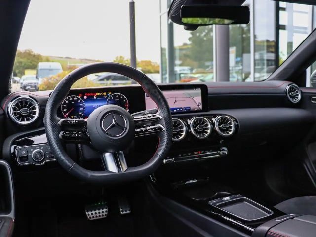 Mercedes-Benz CLA 200 AMG Line