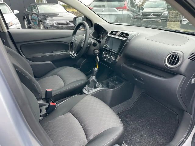 Mitsubishi Space Star Star