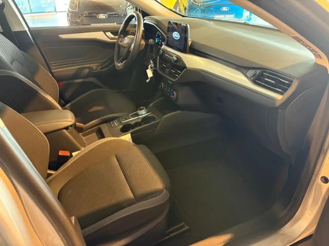 Ford Focus Cool & Connect