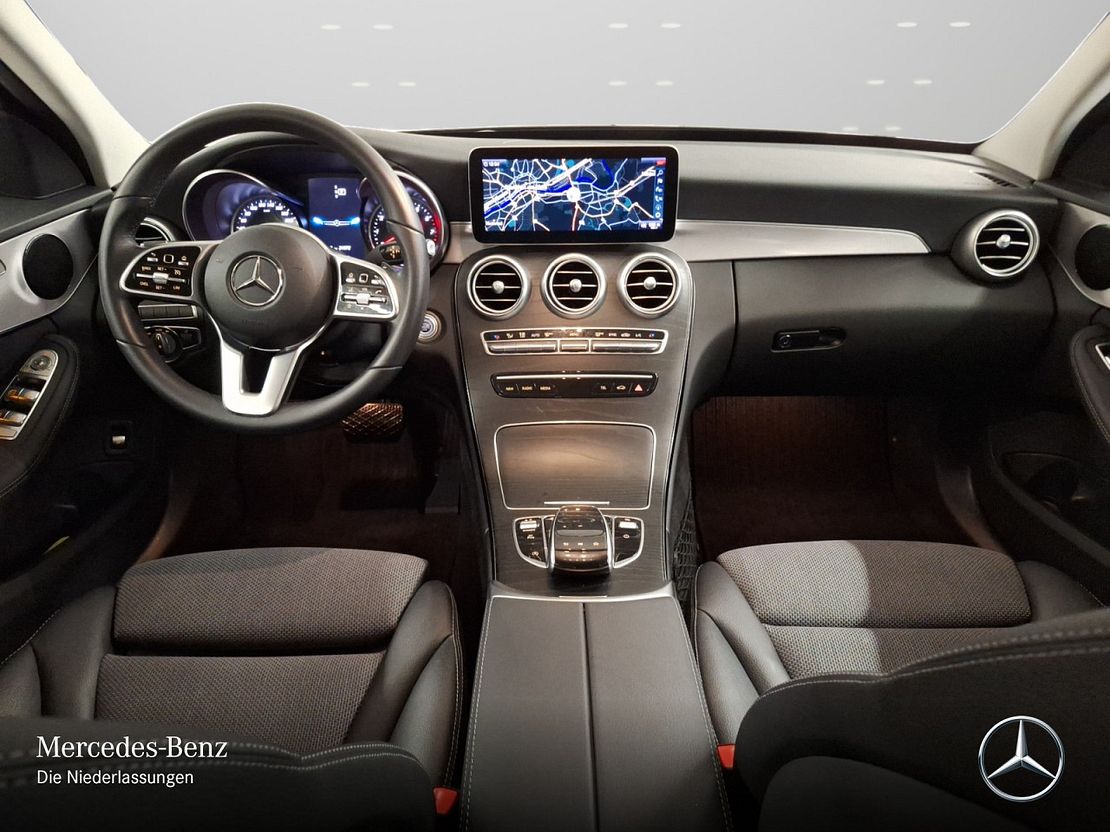 Mercedes-Benz C 200 Sedan