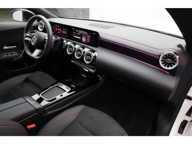 Mercedes-Benz CLA 200 AMG Line Coupé