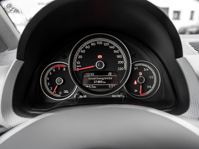 Volkswagen up! Active