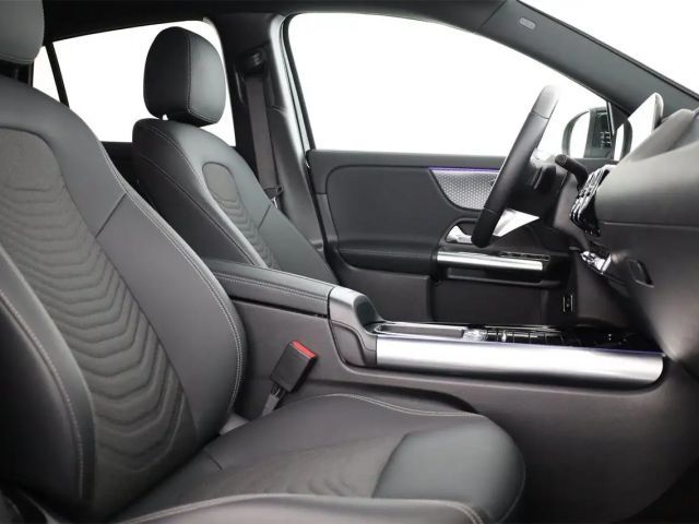 Mercedes-Benz EQA 300 4MATIC