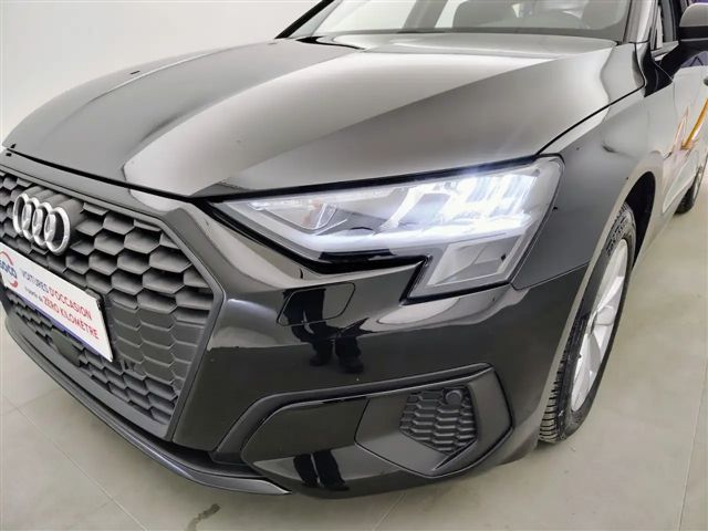 Audi A3 30 TDI Attraction Avant Sedan