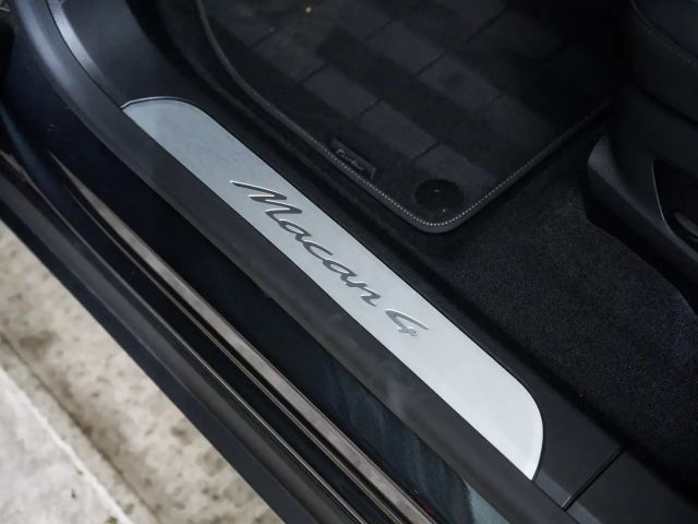 Porsche Macan 4