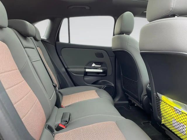 Mercedes-Benz EQA 300 4MATIC Advanced