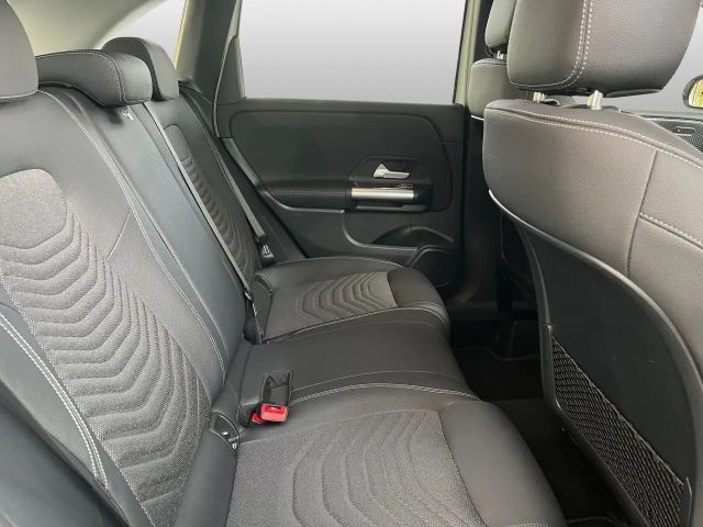 Mercedes-Benz B 200 Progressive Sedan