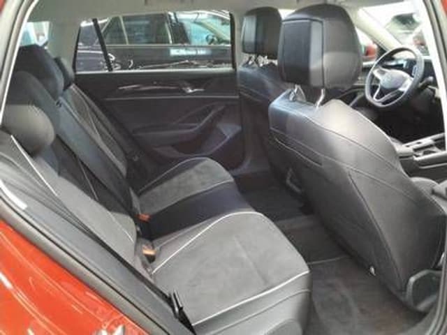 Volkswagen Passat 1.5 eTSI Business DSG Variant