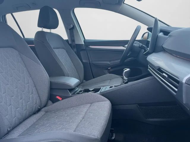 Volkswagen Golf Life Variant