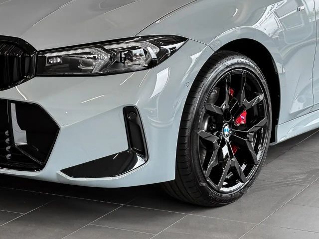 BMW 320 320i M-Sport Sedan