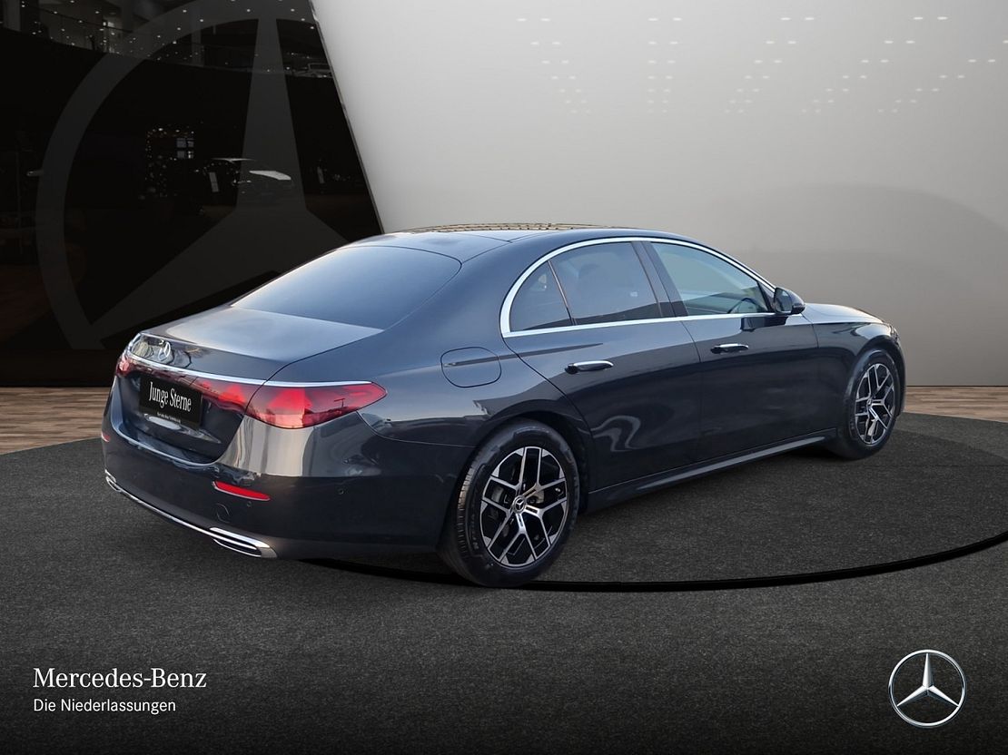 Mercedes-Benz E 200 AVANTGARDE Sedan