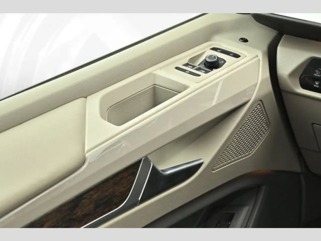 Volkswagen Multivan 2.0 TDI DSG Style T7