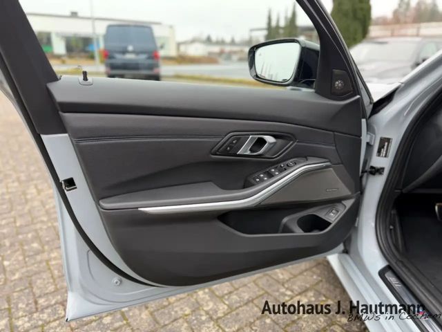 BMW 320 320d M-Sport Touring xDrive