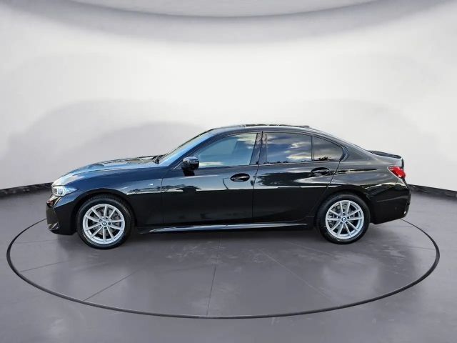 BMW 320 320i M-Sport Sedan xDrive