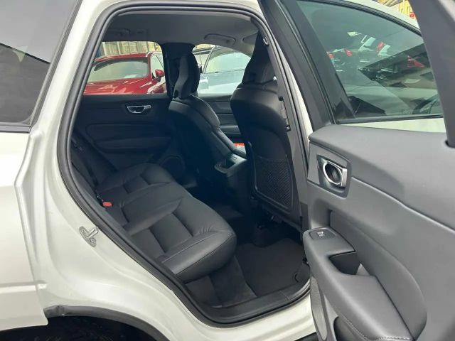 Volvo XC60 AWD Dark Plus