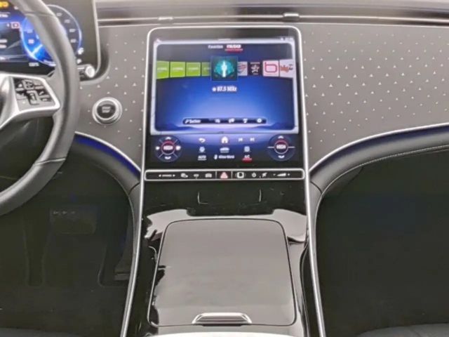 Mercedes-Benz EQE 300 Sedan