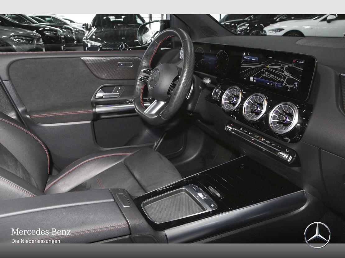 Mercedes-Benz B 200 AMG Line Sedan