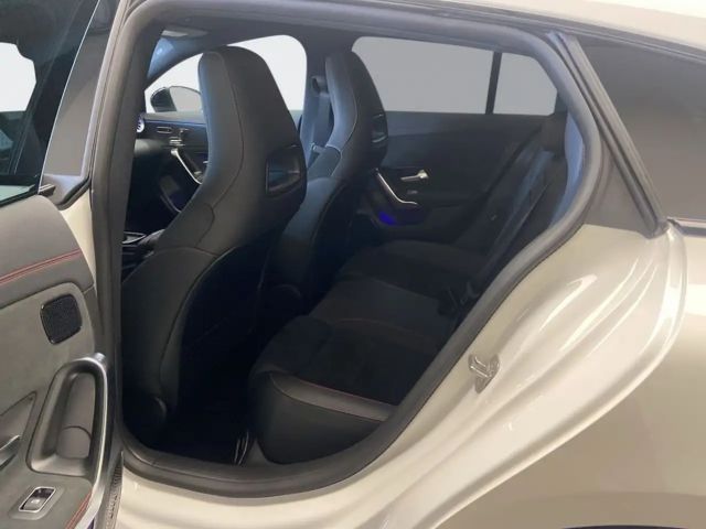 Mercedes-Benz CLA 180 CLA