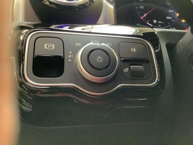 Mercedes-Benz CLA 200 AMG Line Shooting Brake