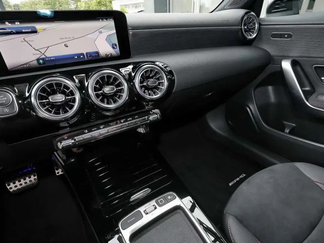 Mercedes-Benz A 200 AMG Line