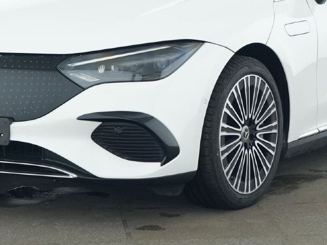 Mercedes-Benz EQE 300 Sedan