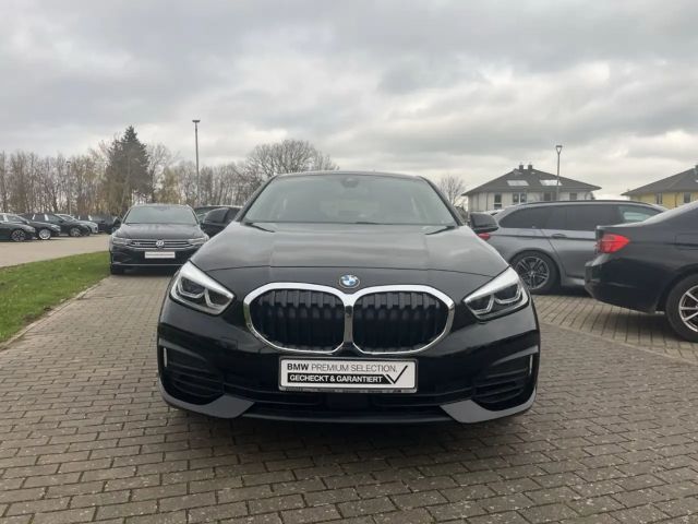 BMW 116 116i Advantage pakket Sedan