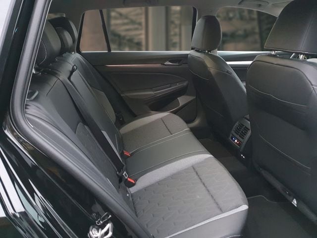 Volkswagen Golf 1.5 eTSI DSG Variant